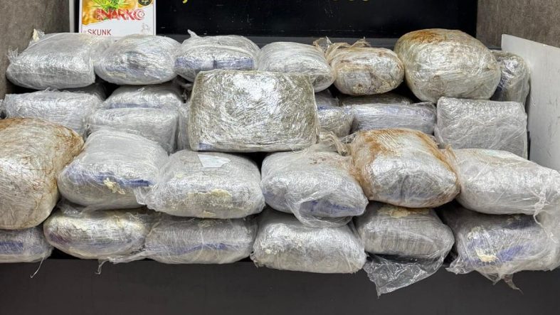 Çeşme’de otomobilde 65 kilo uyuşturucu ele geçirildi: 1 tutuklama