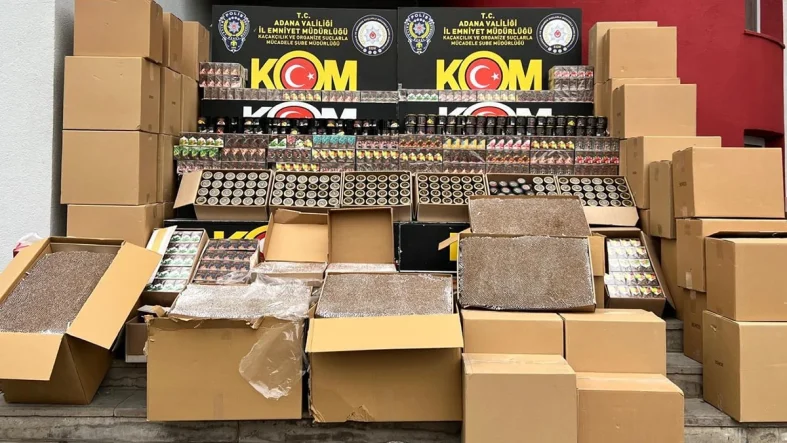 Adana Yüreğir’de kaçak makaron ve nargile tütünü operasyonu: 2 tutuklama