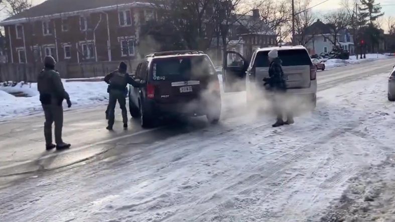ABD'de ortalık karıştı! Polis silah kullandı