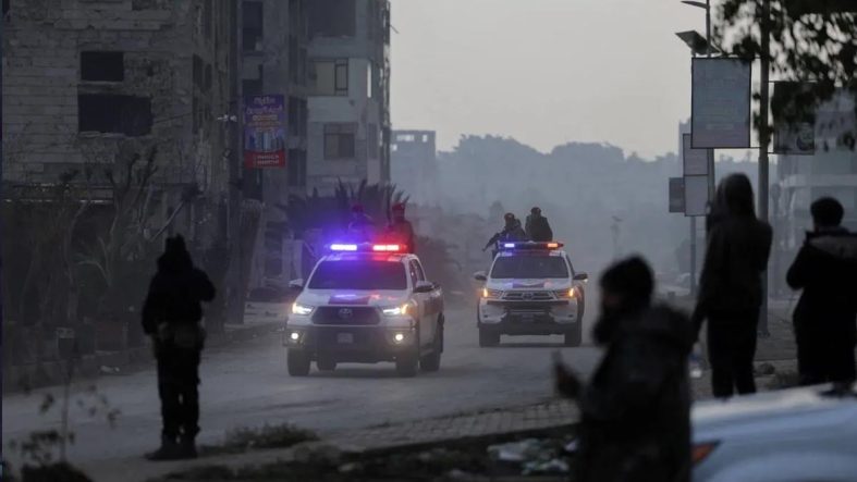 Irak, Suriye'den 150 IŞİD'li tutuklunun teslim alındığını duyurdu