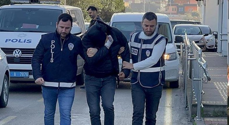 Çocuk tesliminde ortalık karıştı! Eski eşler birbirini darbetti