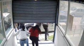 Avcılar’da iş yerinde taciz iddiası ortalığı karıştırdı! Esnaf şüpheliyi darbetti