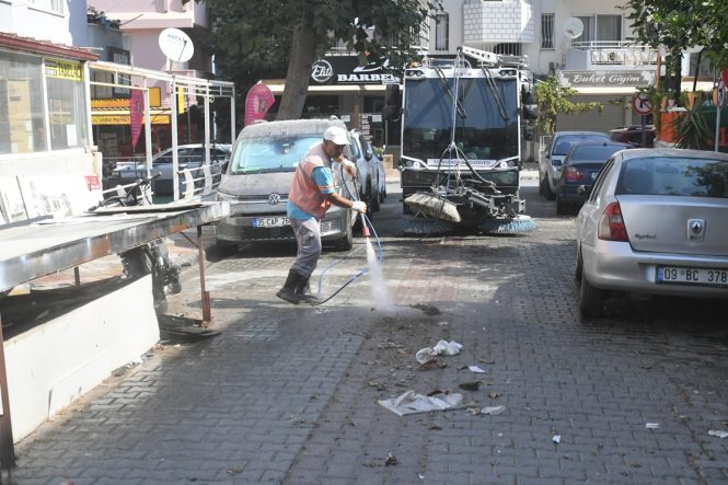 KUŞADASI’NDA TEMİZLİK MESAİSİ 724 SÜRÜYOR (6)